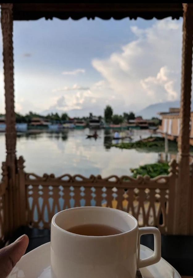 Srīnagar Lala Rukh Group Of Houseboats酒店 外观 照片