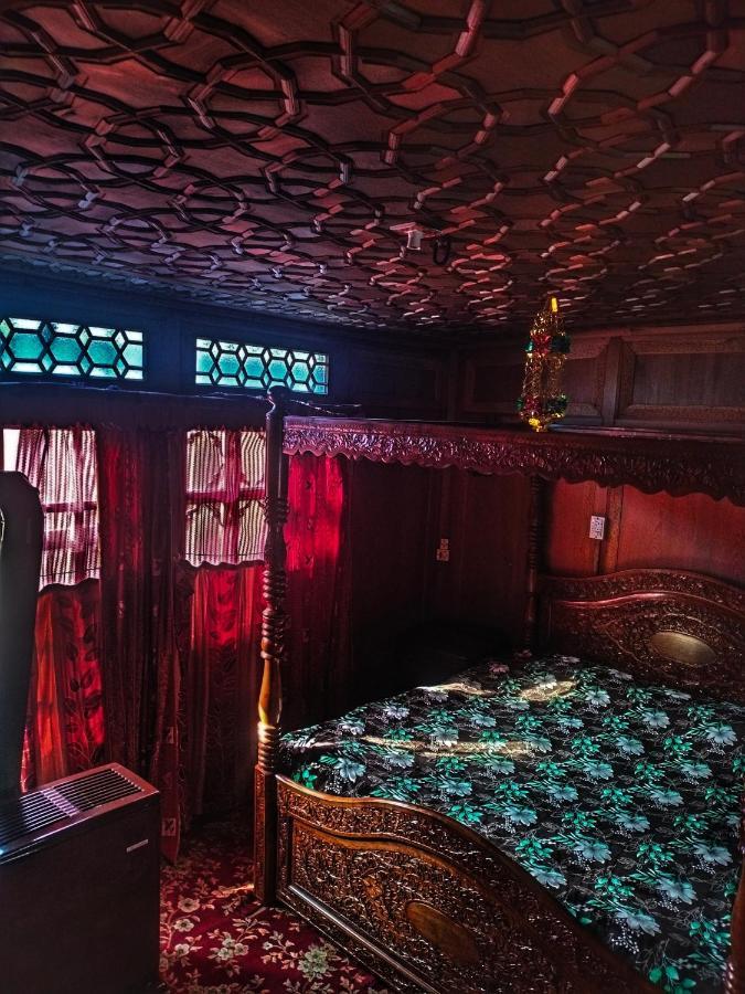 Srīnagar Lala Rukh Group Of Houseboats酒店 外观 照片