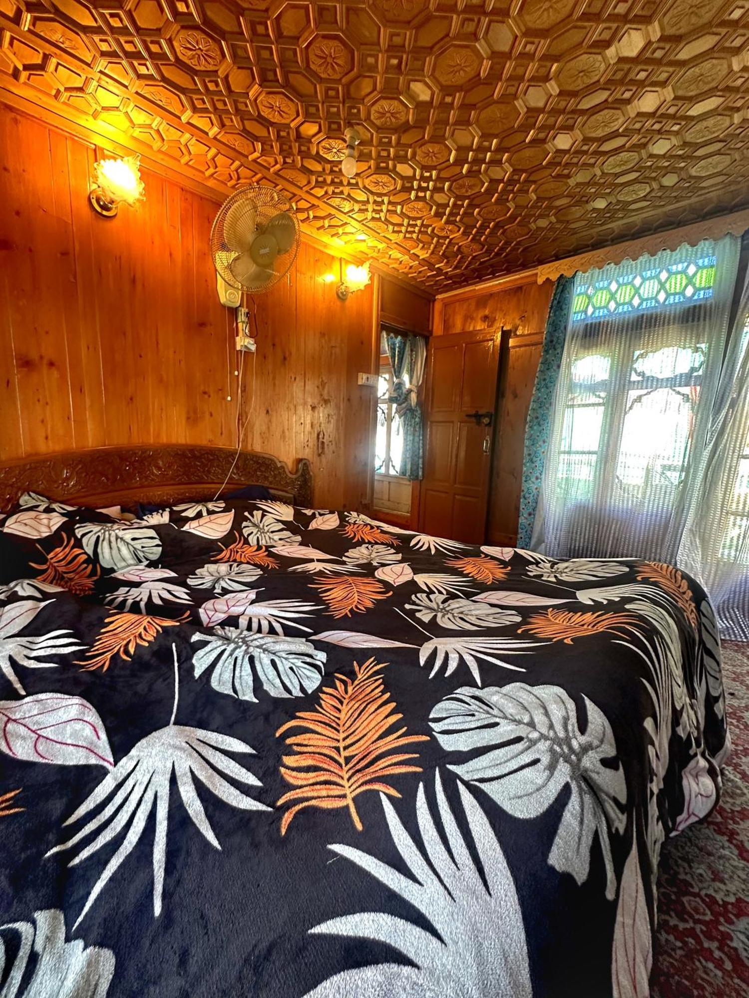 Srīnagar Lala Rukh Group Of Houseboats酒店 外观 照片
