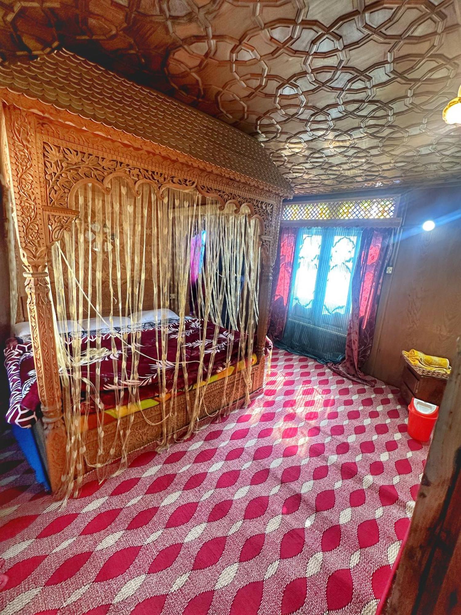 Srīnagar Lala Rukh Group Of Houseboats酒店 外观 照片